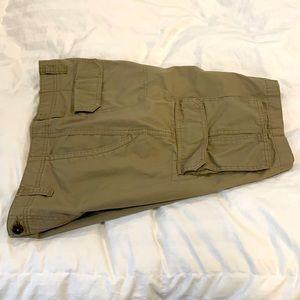 Magellan Khaki Cargo Shorts Size‎ 32
